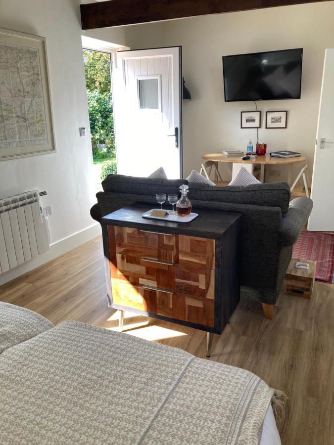 Hunters Moon B&B Tidworth Esterno foto