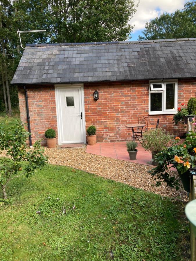 Hunters Moon B&B Tidworth Esterno foto