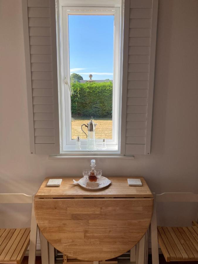 Hunters Moon B&B Tidworth Esterno foto