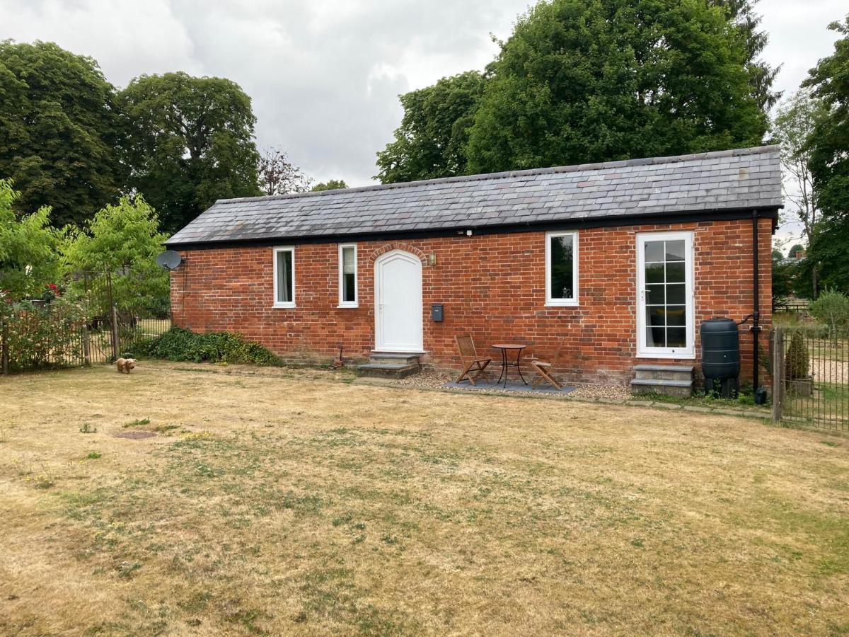 Hunters Moon B&B Tidworth Esterno foto