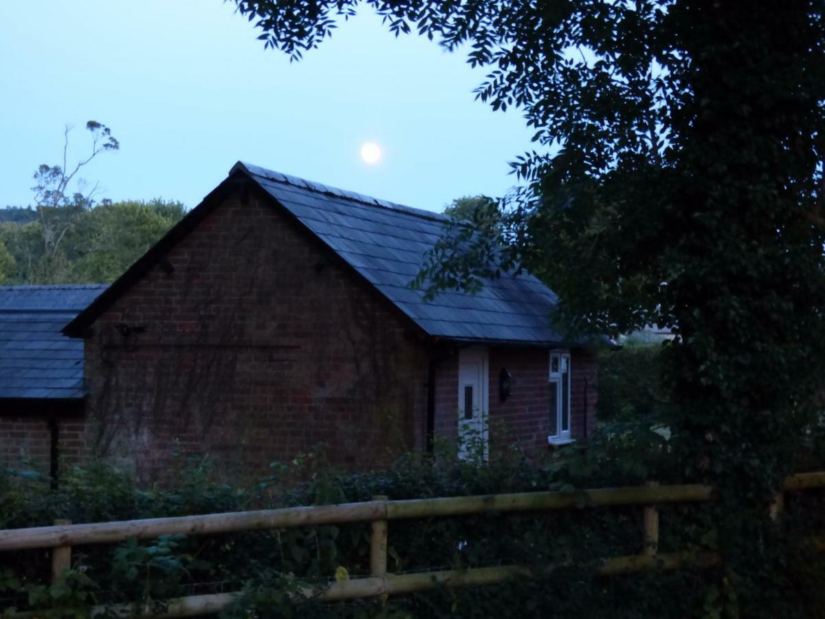 Hunters Moon B&B Tidworth Esterno foto